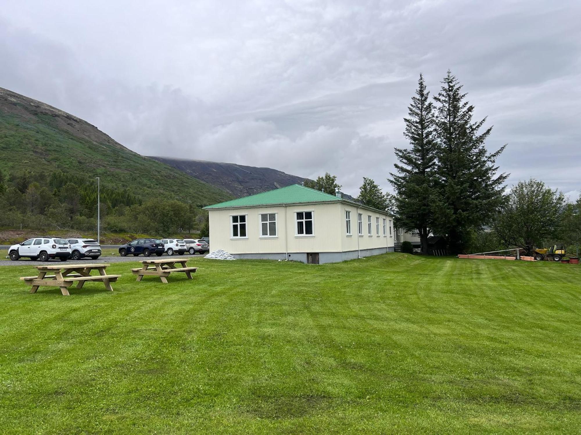 Bjork Guesthouse Лаугарватн Екстериор снимка