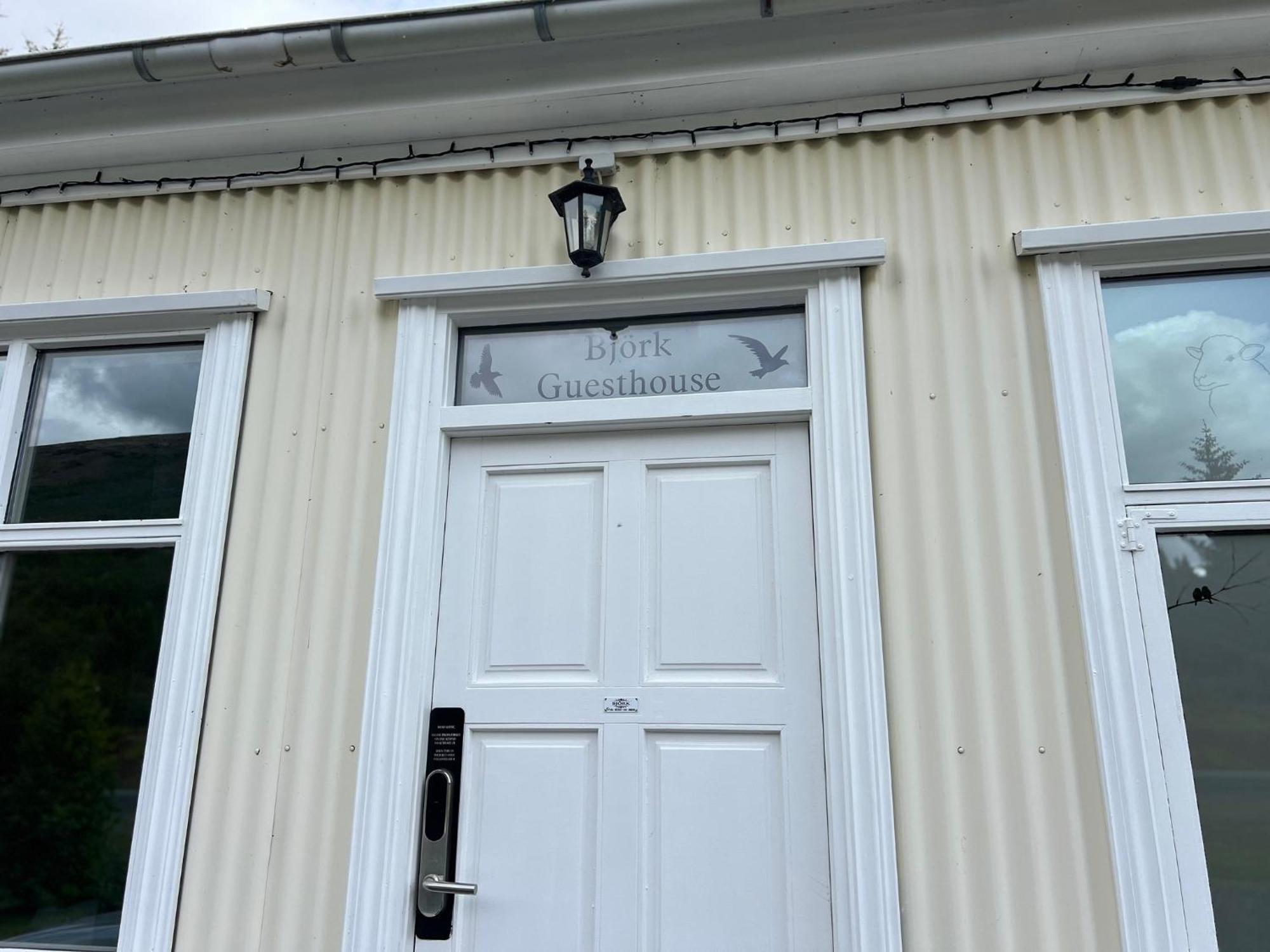 Bjork Guesthouse Лаугарватн Екстериор снимка