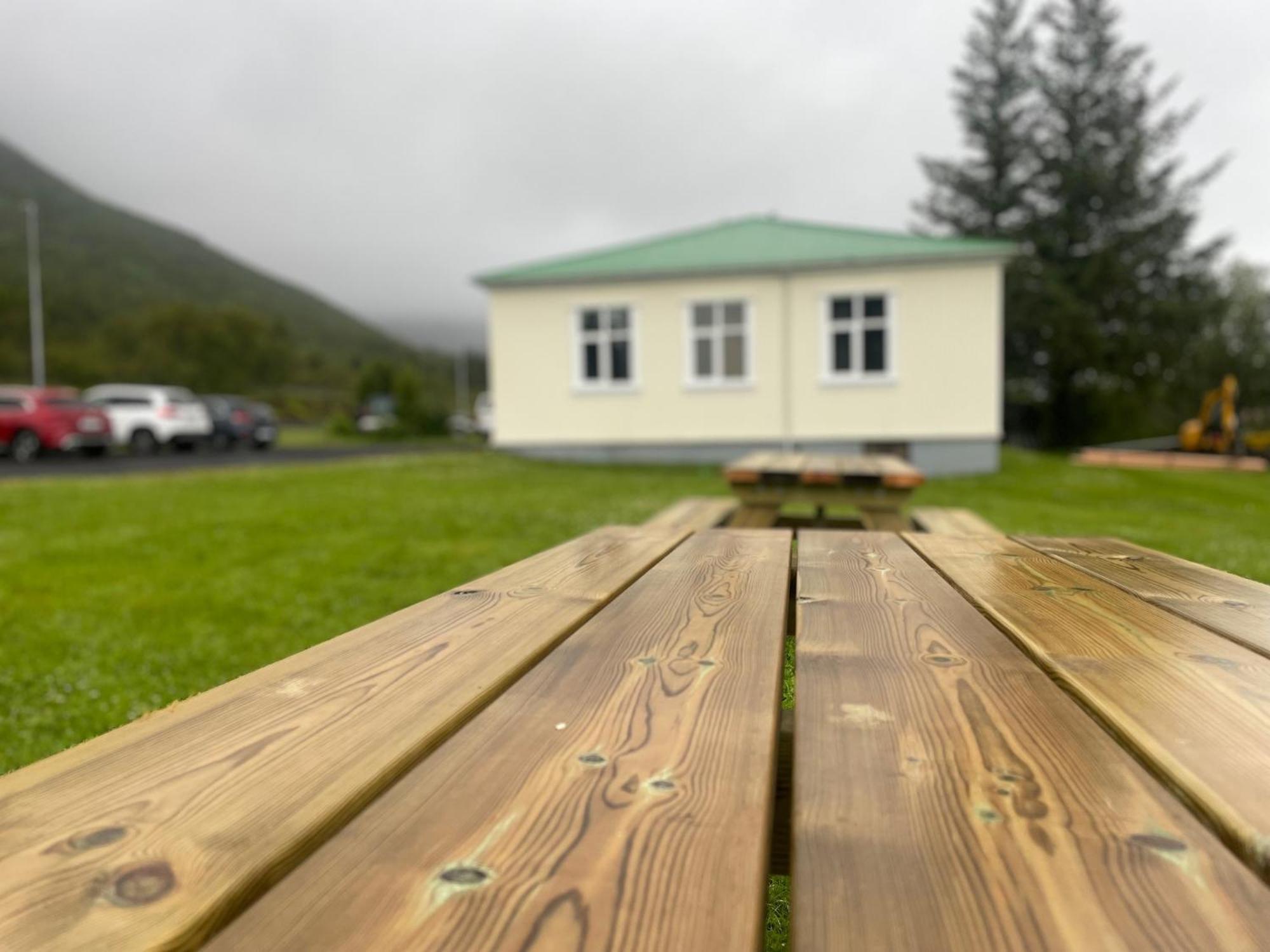 Bjork Guesthouse Лаугарватн Екстериор снимка