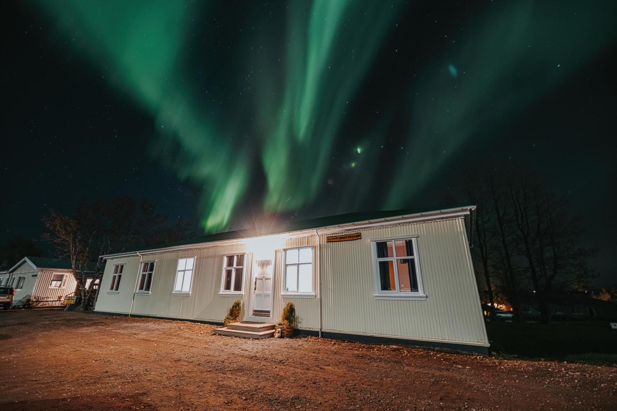 Bjork Guesthouse Лаугарватн Екстериор снимка